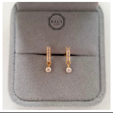 Ear tops with white stones pair