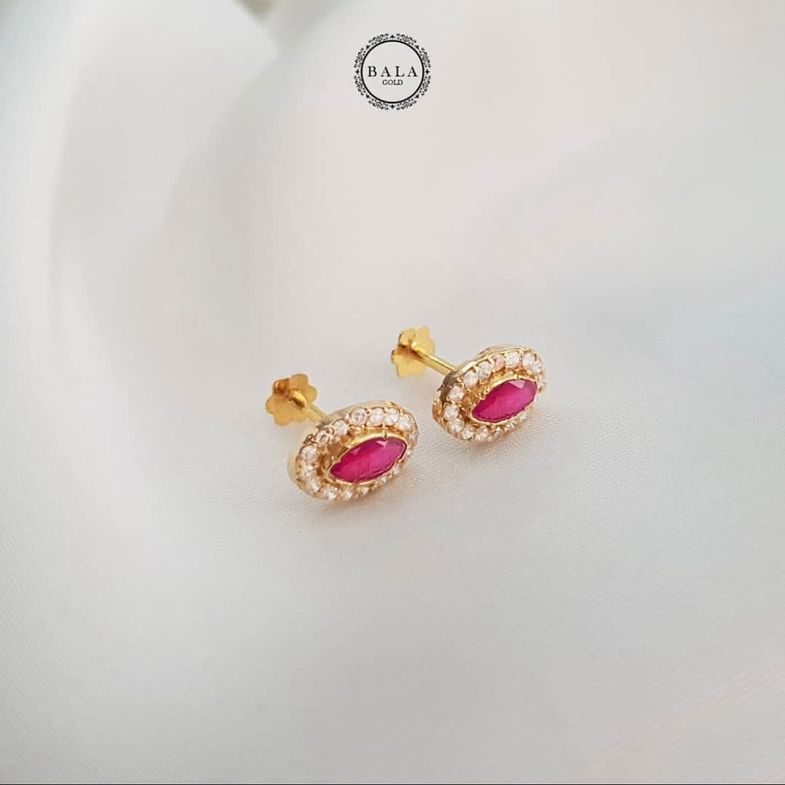 Ovel pink Tops pair