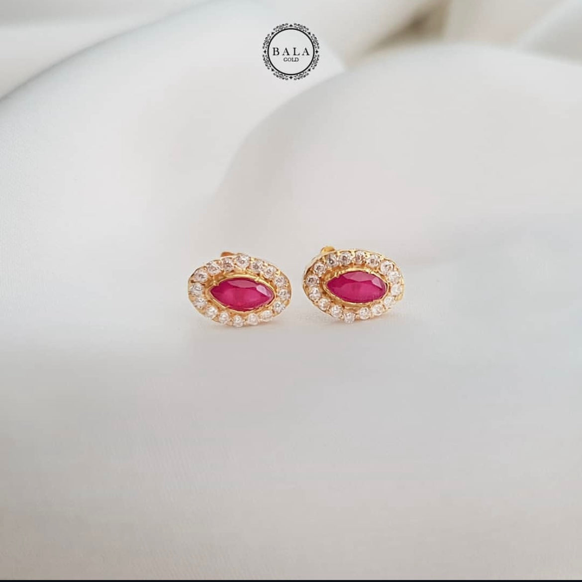 Ovel pink Tops pair