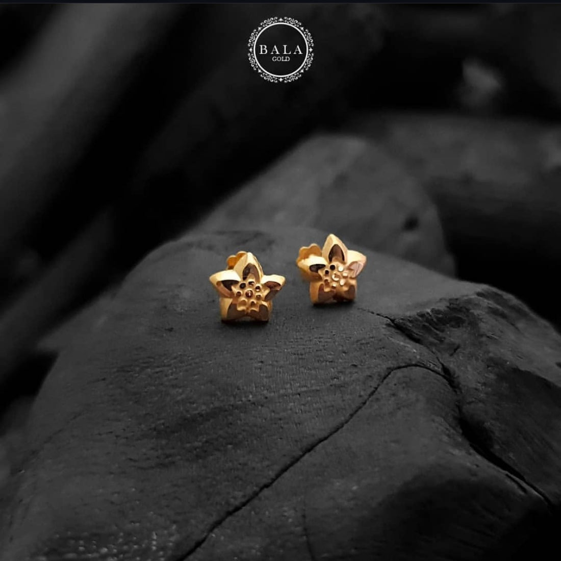 Star Ear tops pair