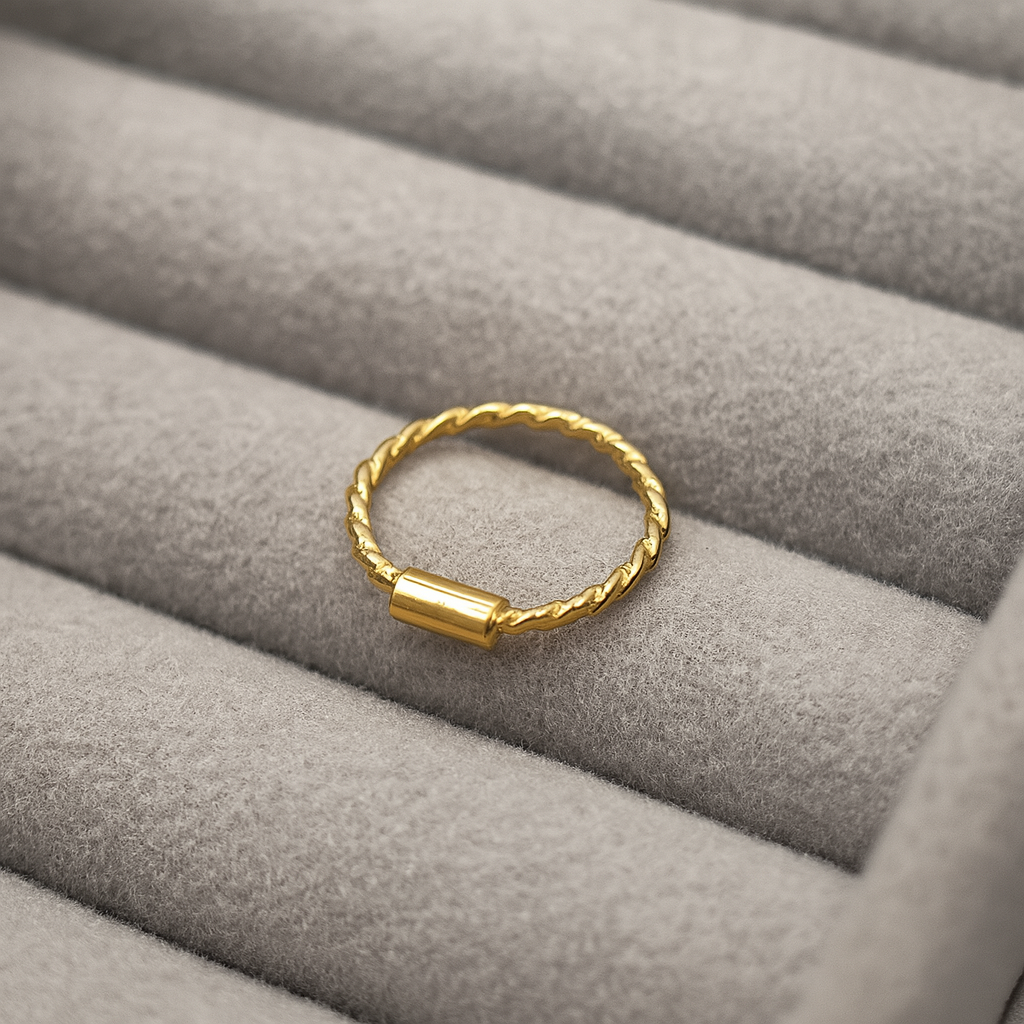 18K Twisted Nose Ring