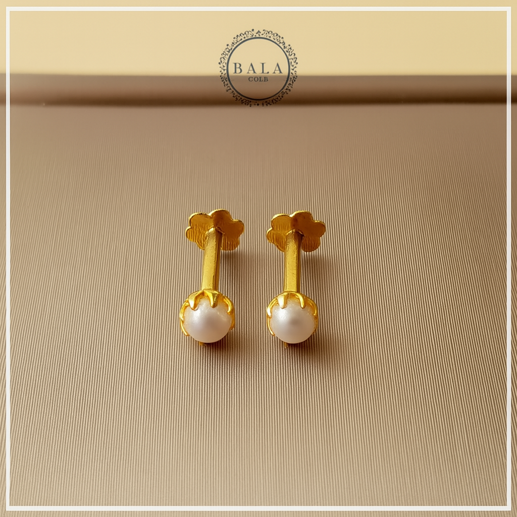 18K Ear Pins With Pearl