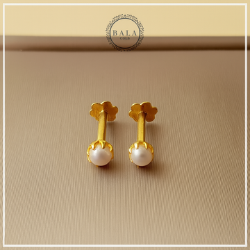 18K Ear Pins With Pearl
